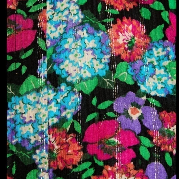 Ellie Tahari Metallic Floral Button Down Long Sleeve Semi Sheer Blouse Top NWT - Picture 11 of 11